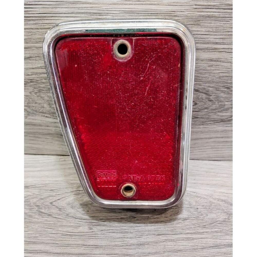 1967 Ford Truck C7TB-13A570-ARH & C7TB-13A571-ALH Ford Truck Reflectors View